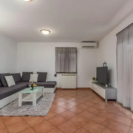 Apartment Narcisa With Terrace *