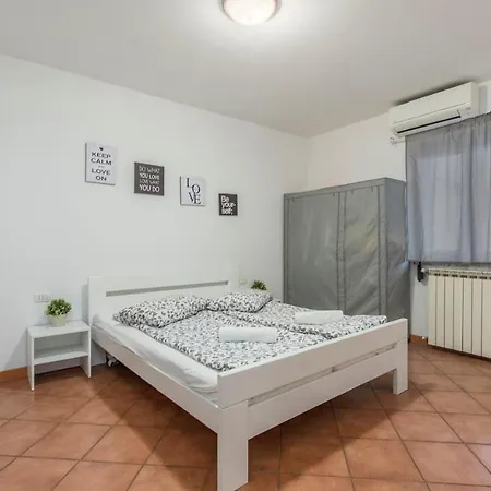 Narcisa With Terrace Апартаменты *